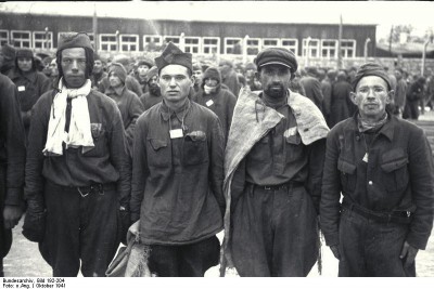 Bundesarchiv_Bild_192-204,_KZ_Mauthausen,_sowjetische_Kriegsgefangene.jpg