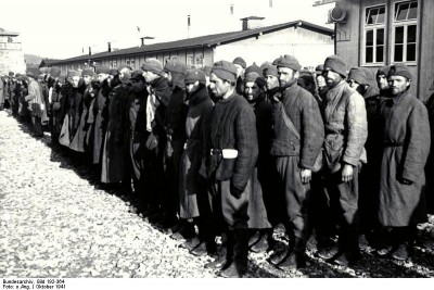 Bundesarchiv_Bild_192-364,_KZ_Mauthausen,_sowjetische_Kriegsgefangene.jpg