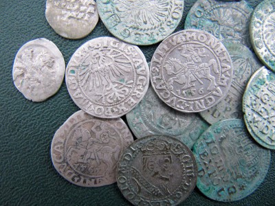Two-treasure-of-silver-coins-XVI-XVII-centuries_6.jpg