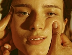 Фейсбілдінг: що розповідають експерти про фітнес для обличчя?