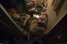 Życie w mieszkaniach trumiennych w Hongkongu