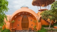 Dream house in 1.5 months: a Thai man erected a domed structure, where he decided to live his whole life