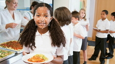 Британські школи введуть систему розпізнавання облич в їдальнях
