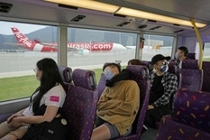 Колыбель на колесах: в Гонконге запустили автобус для тех, кто хочет выспаться