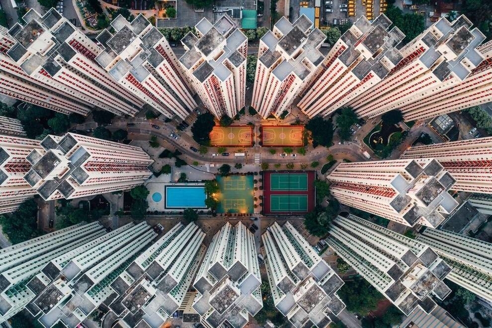 Walled city: мешканець Гонконгу знімає густонаселені райони міста