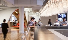 Table for 125 employees: creative agency in New York has come up with an unusual place for coworking