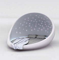 Креативный дизайнер разработала кровать с эффектом звездного неба