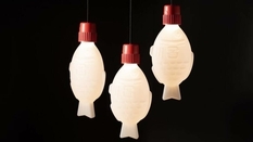 Австралийские дизайнеры представили лампы из переработанного морского пластика