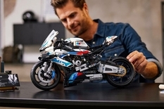 LEGO выпустит лимитированную версию конструктора по модели мотоцикла BMW